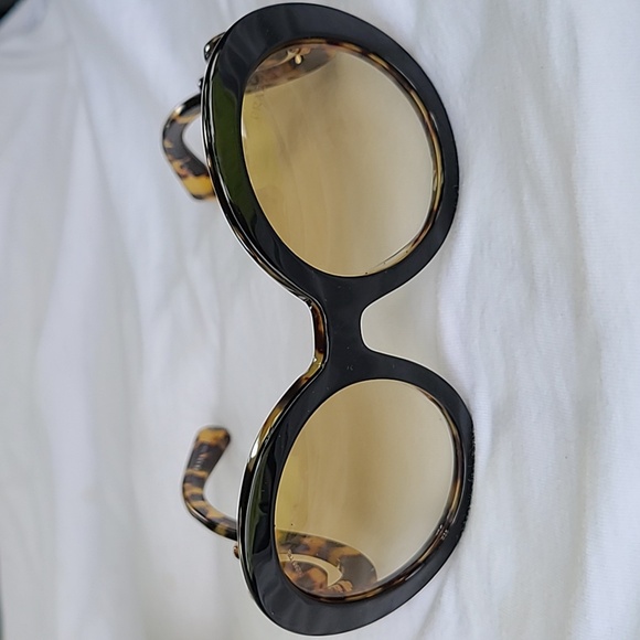 Leopard Print Prada Sunglasses are exquisite to taste! Very classy and stylish. - Picture 1 of 13